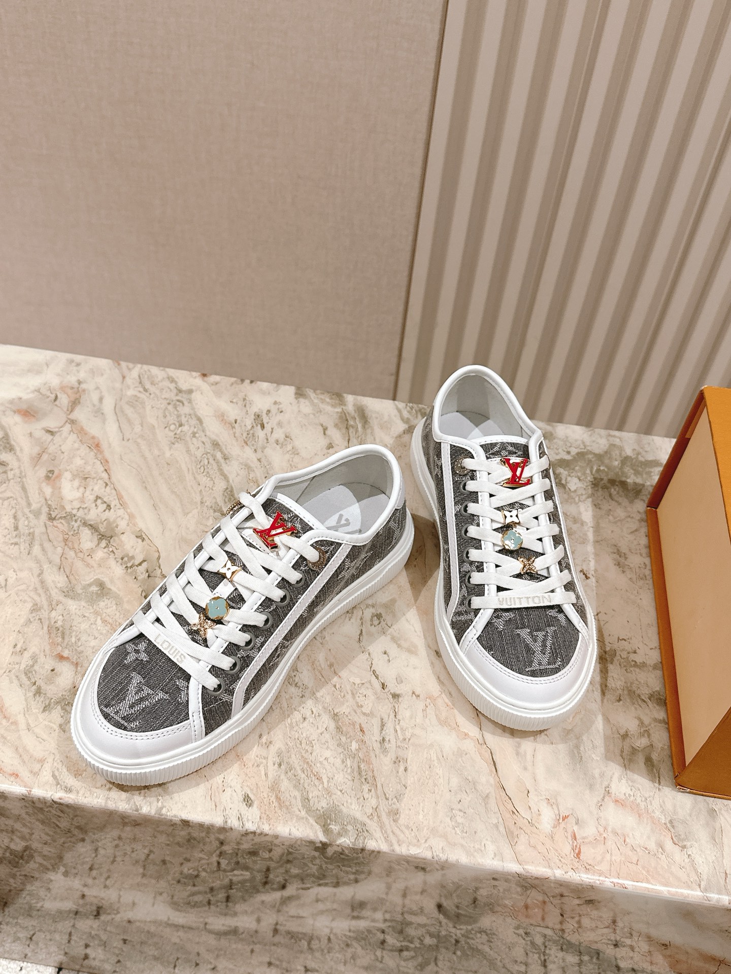 LV 루이비통 스니커즈 운동화 신발