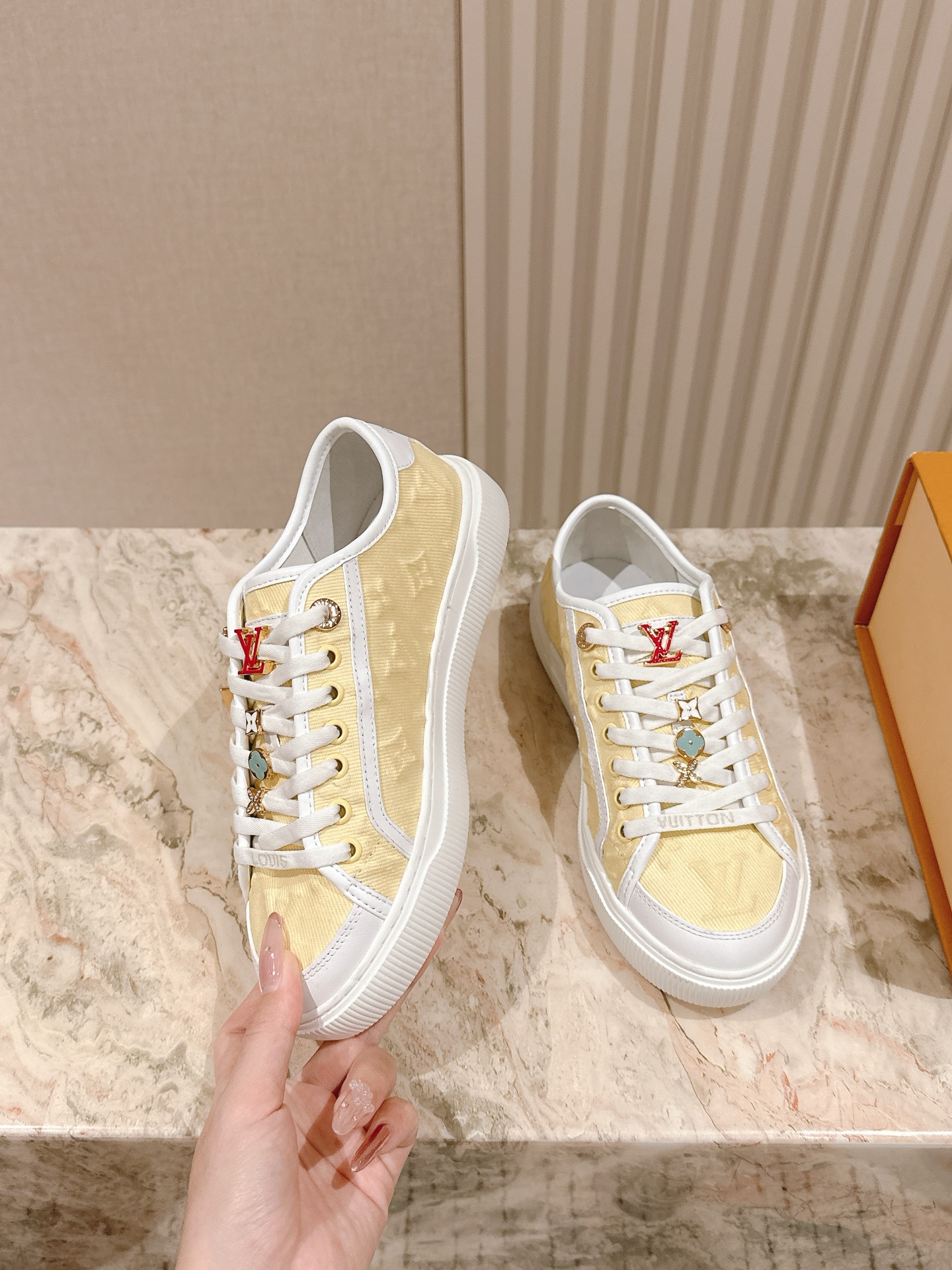 LV 루이비통 스니커즈 운동화 신발