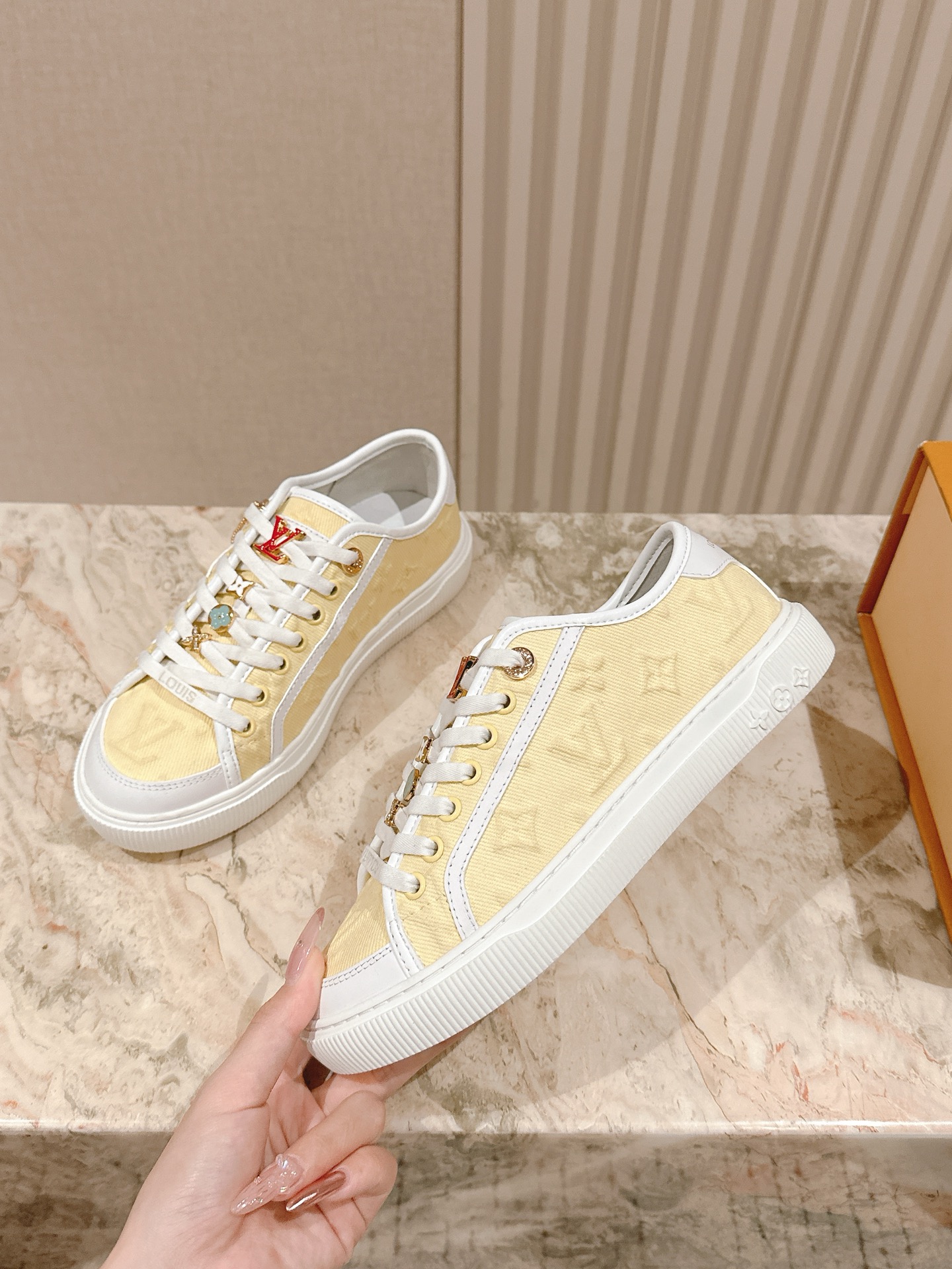 LV 루이비통 스니커즈 운동화 신발