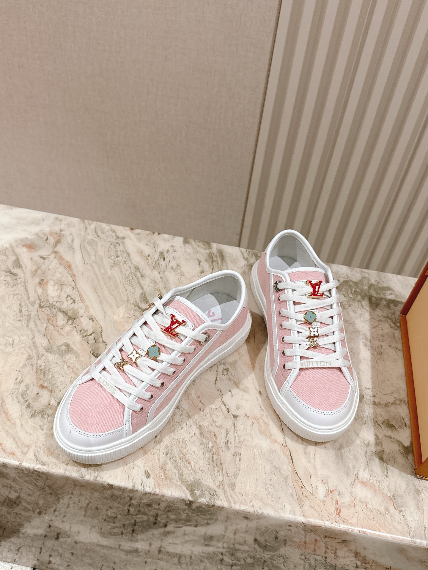 LV 루이비통 스니커즈 운동화 신발