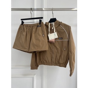 miumiu 미우미우 후드집업 점퍼 자켓 + 반바지 팬츠 세트 의류