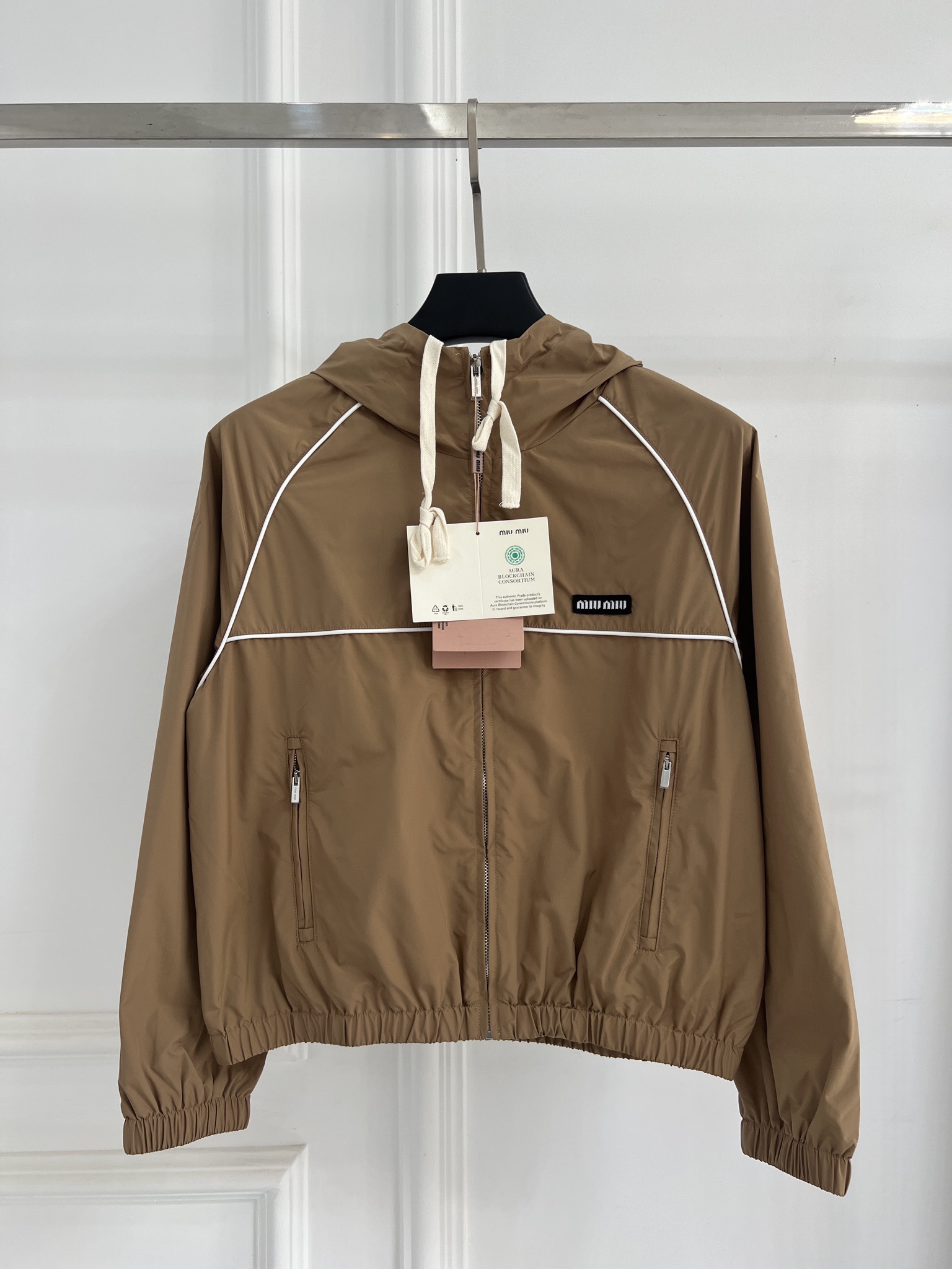 miumiu 미우미우 후드집업 점퍼 자켓 + 반바지 팬츠 세트 의류