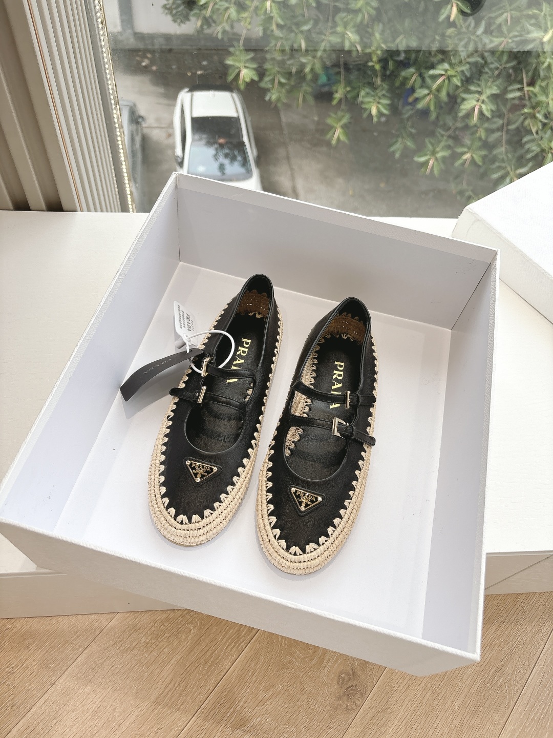 PRADA 프라다 삼각 버클 에스파듀 샌들 신발