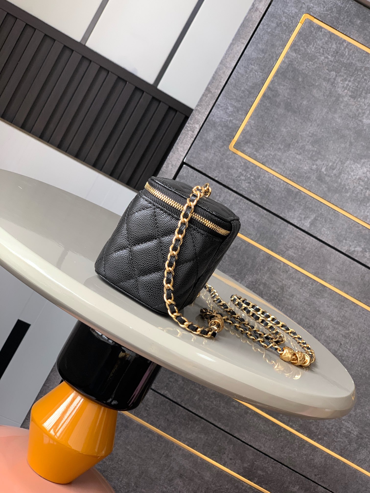 CHANEL 샤넬 25C 골드 비즈 메탈 클러치백