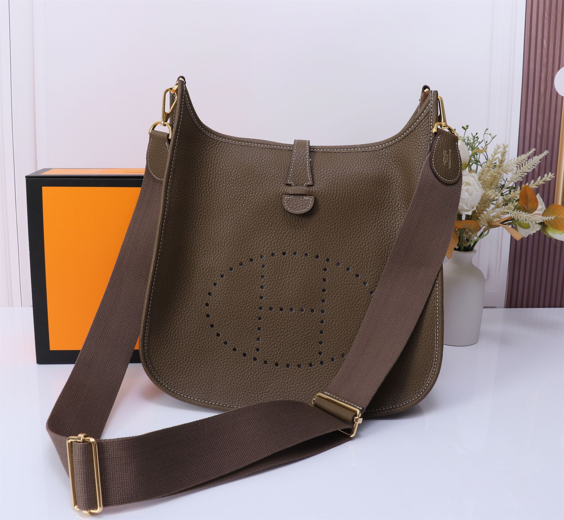 HERMES 에르메스 크로스백 골드 가방