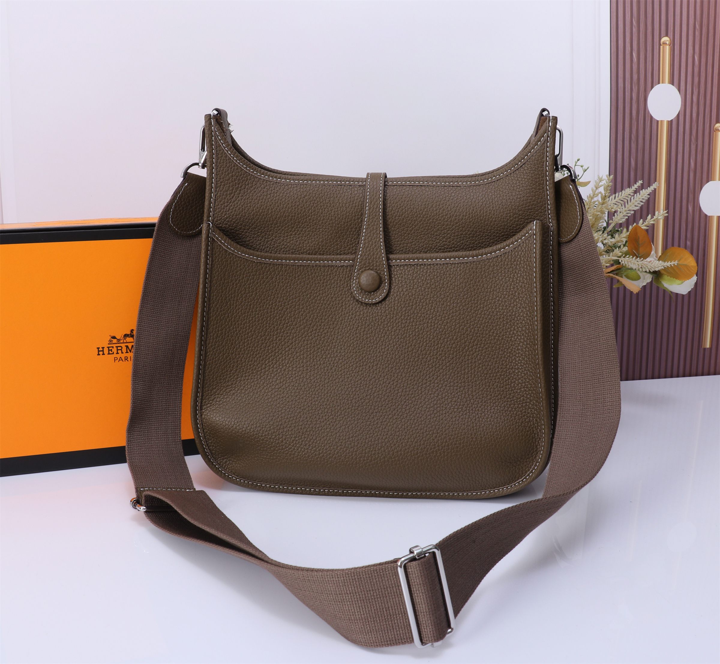 HERMES 에르메스 크로스백 실버 가방