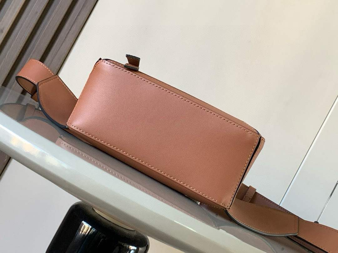 Loewe 로에베 Puzzle 퍼즐백 힙색 가방