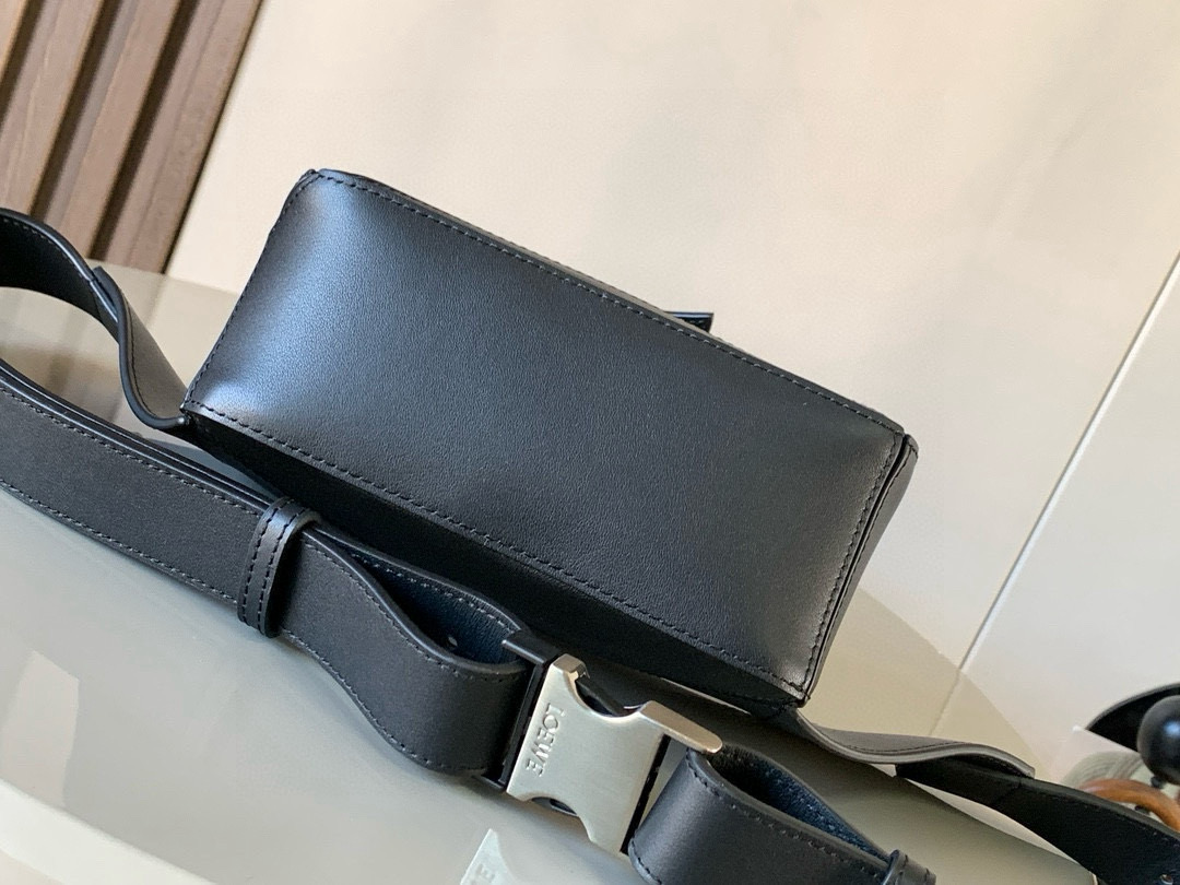 Loewe 로에베 Puzzle 퍼즐백 힙색 가방