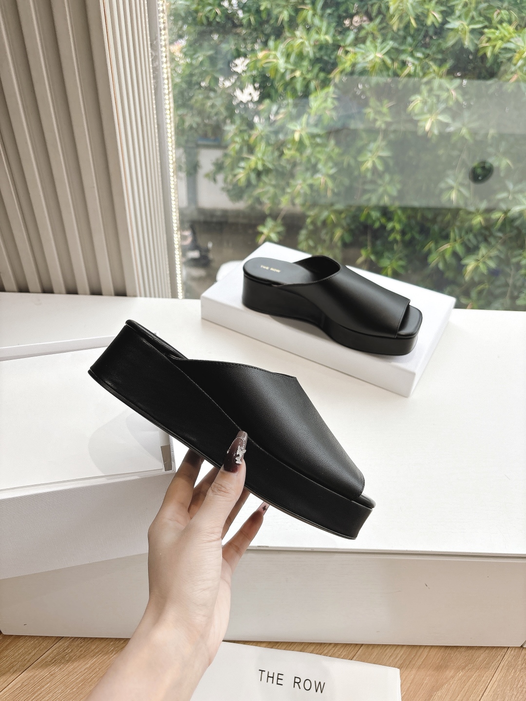 The Row 더 로우 미니멀 슬링백 통굽 샌들 슬리퍼 신발