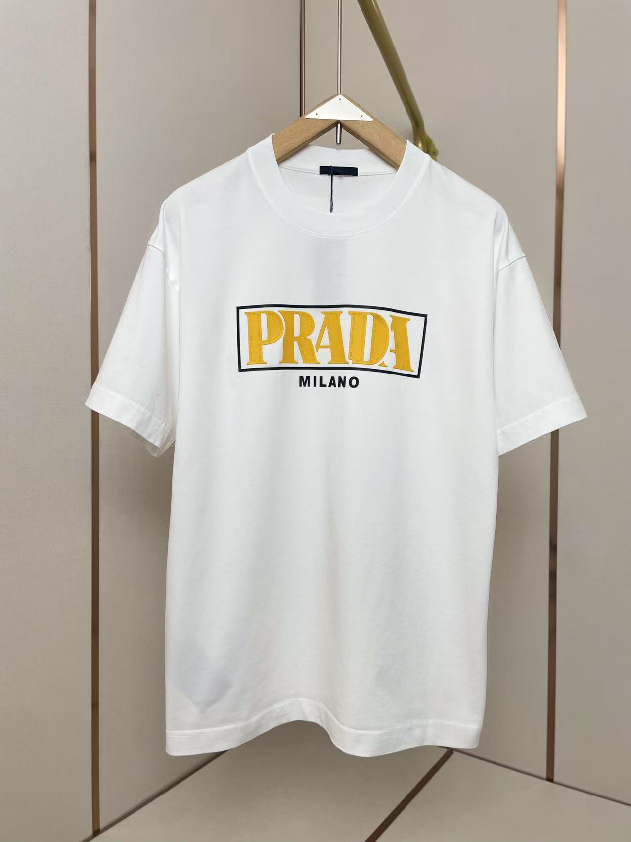 PRADA 프라다 반팔 티셔츠 의류