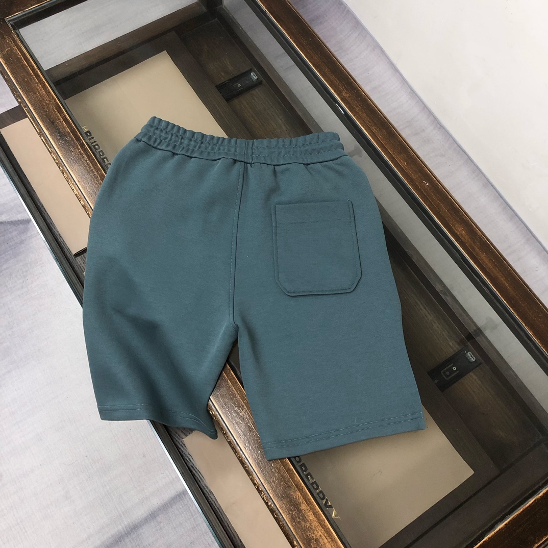 PRADA 프라다 하프팬츠 반바지 의류