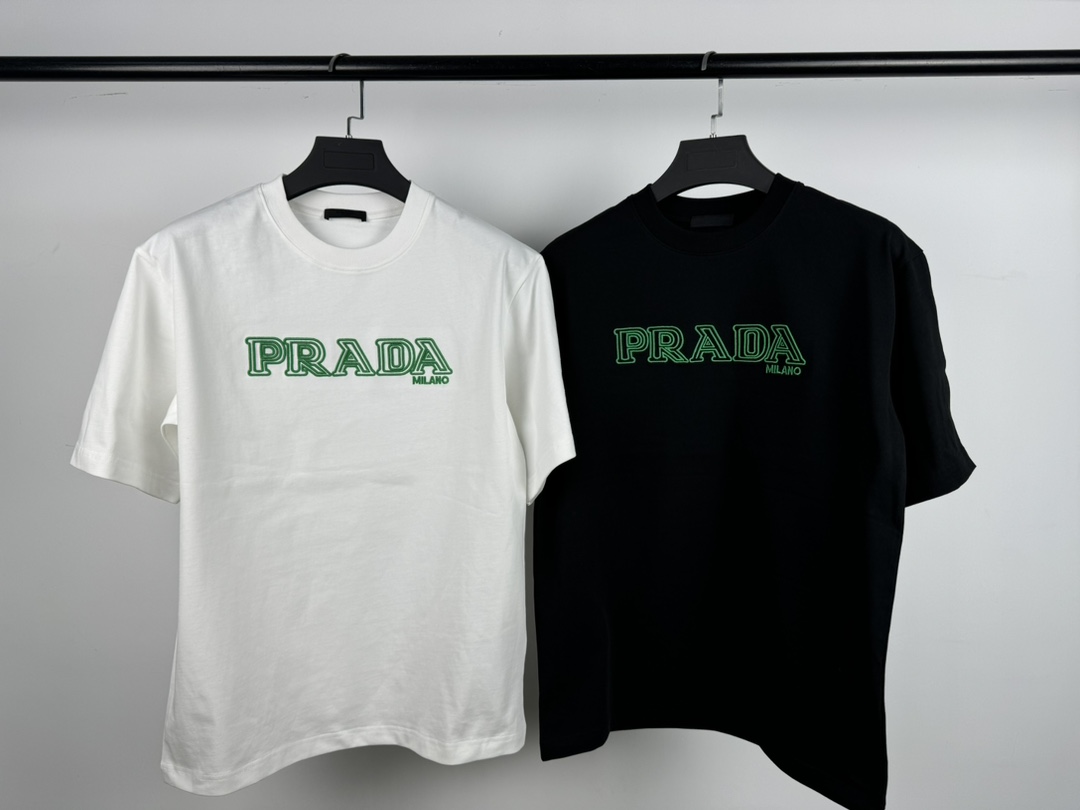 PRADA 프라다 반팔 티셔츠 의류