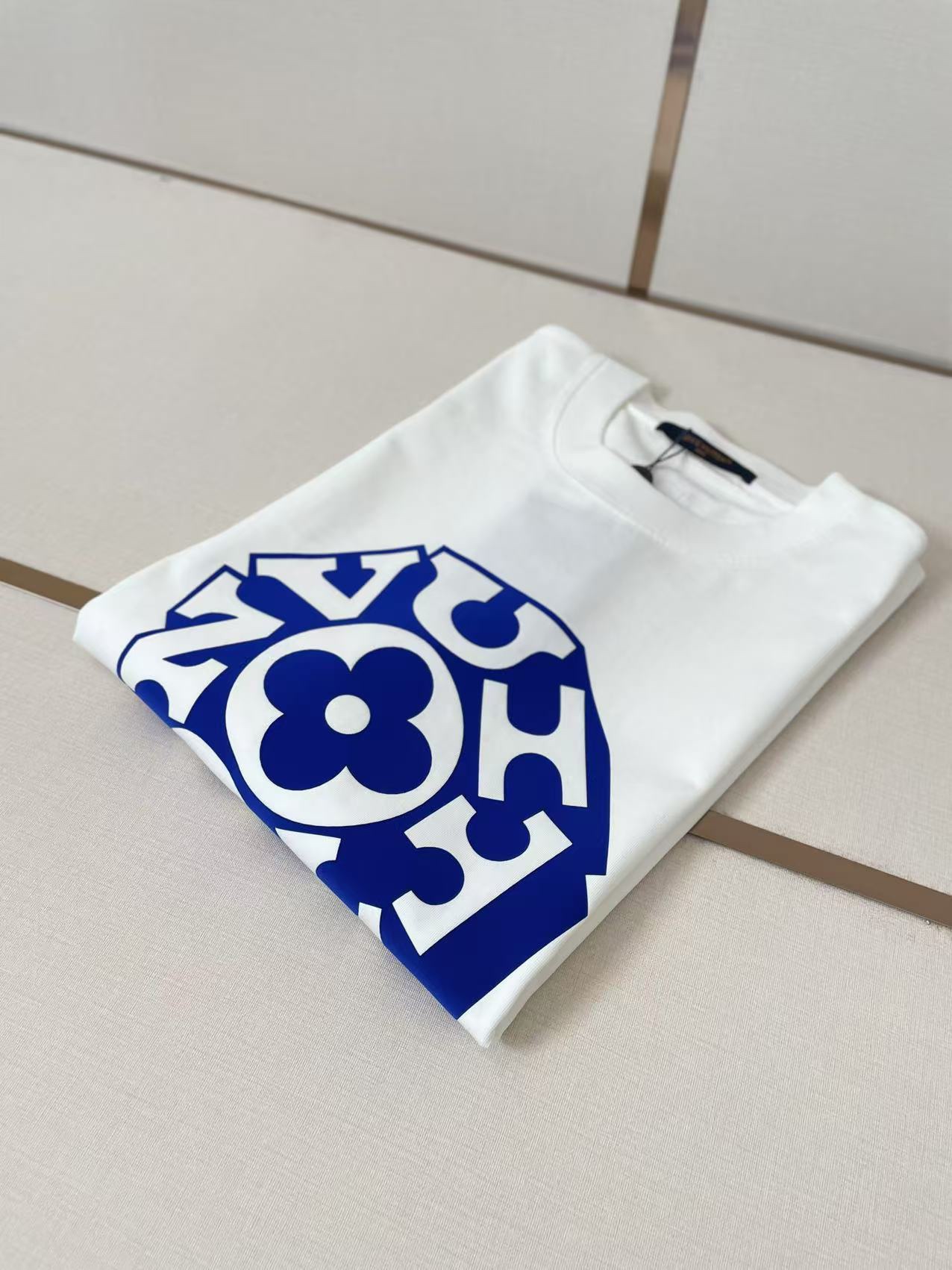 LV 루이비통 반팔 티셔츠 의류