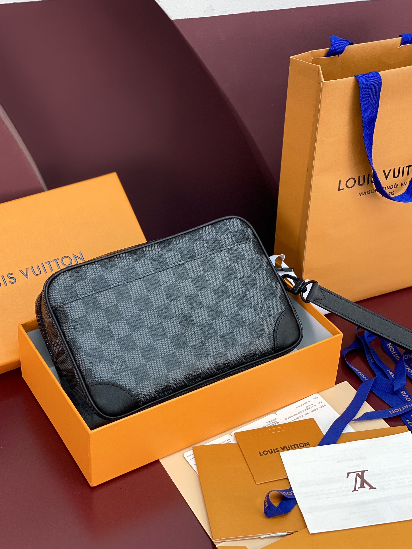 LV 루이비통 M82076 블랙 체크 클러치백 가방