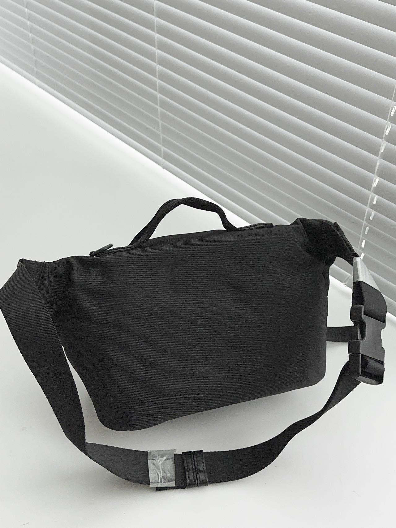 발렌시아가 Balenciaga 힙색 가방