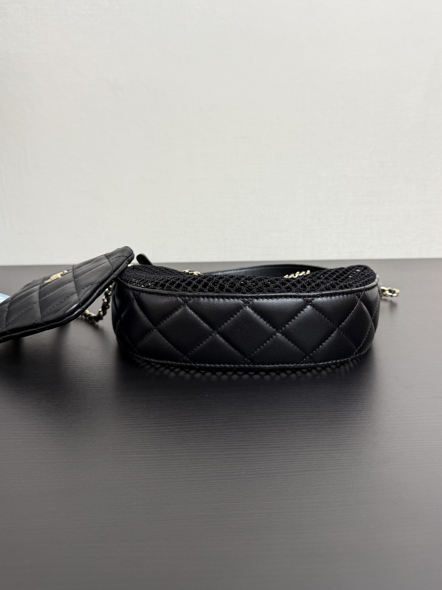 Chanel 샤넬 망사 홀가먼트 크레센트 바게트백 (99468) 가방