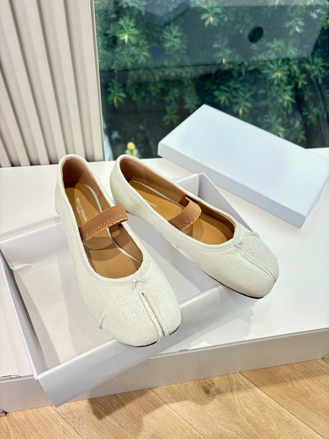 Maison Margiela 메종 마르지엘라 MM6 스트랩 플랫 슈즈 신발