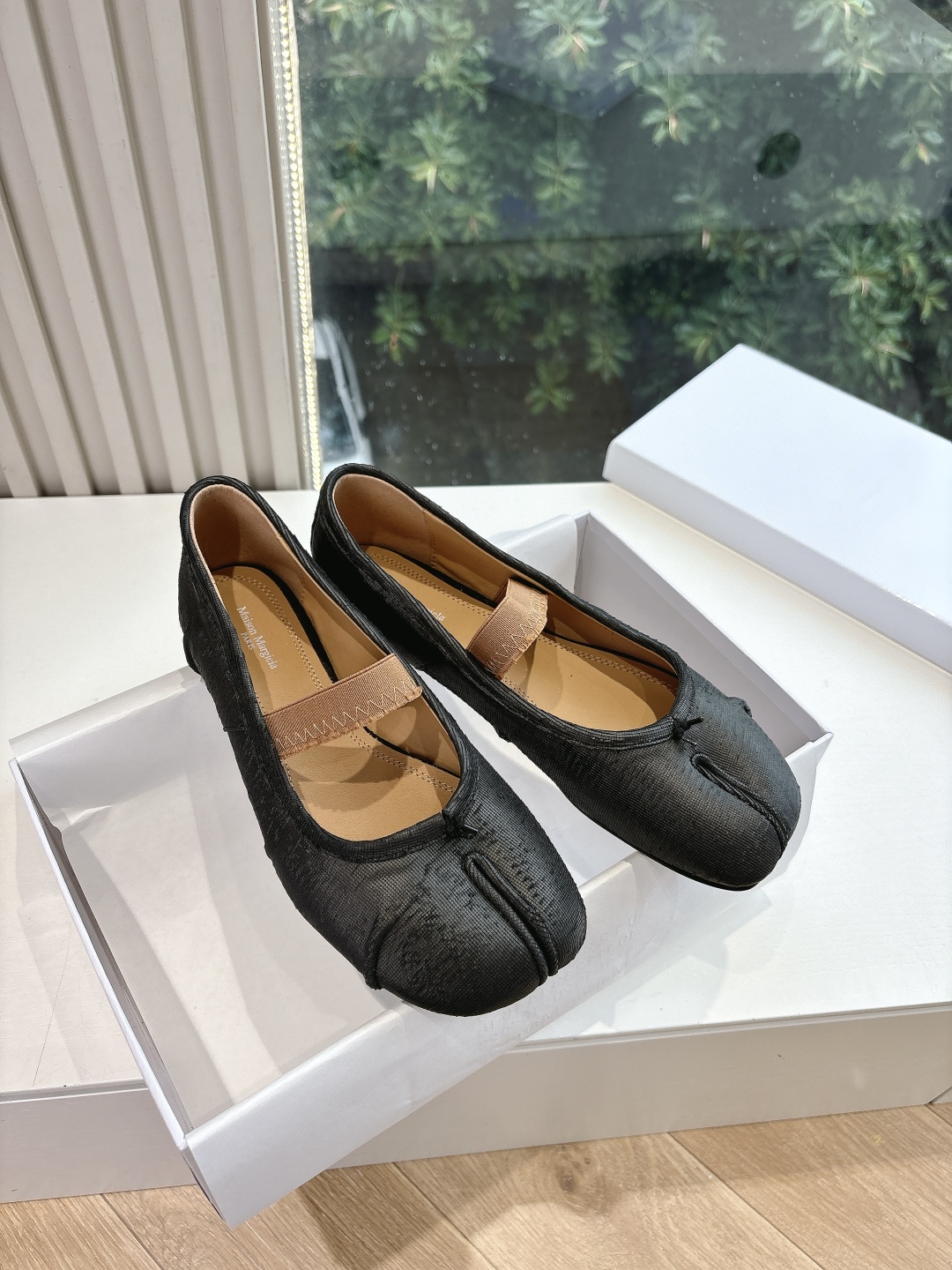 Maison Margiela 메종 마르지엘라 MM6 스트랩 플랫 슈즈 신발