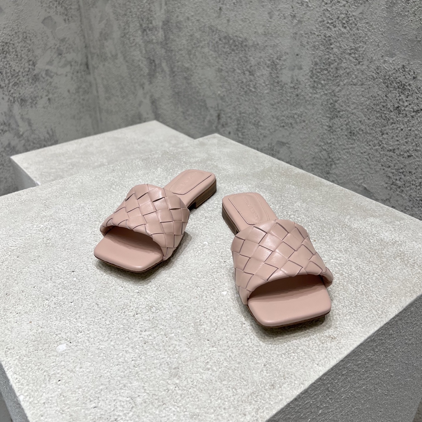 Bottega Veneta BV 보테가베네타 여성 뮬 슬리퍼 샌들 신발