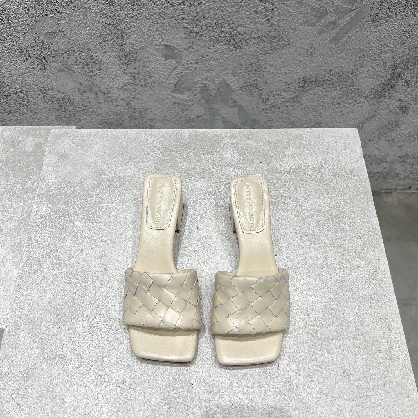 Bottega Veneta BV 보테가베네타 여성 뮬 슬리퍼 샌들 신발