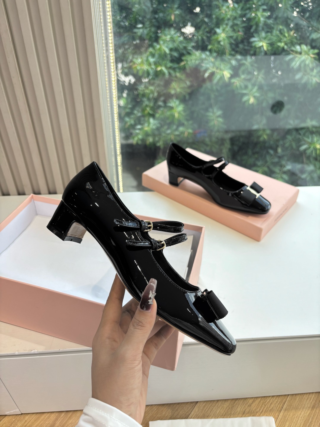 FERRAGAMO 페레가모 플랫 로퍼 구두 신발