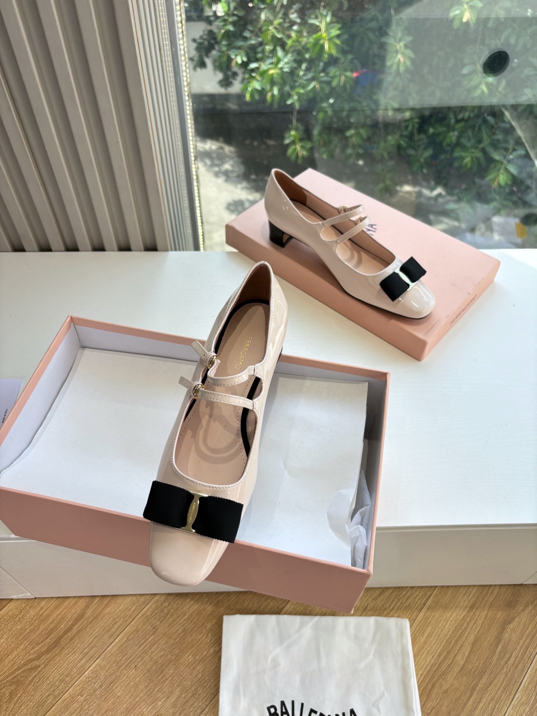 FERRAGAMO 페레가모 플랫 로퍼 구두 신발