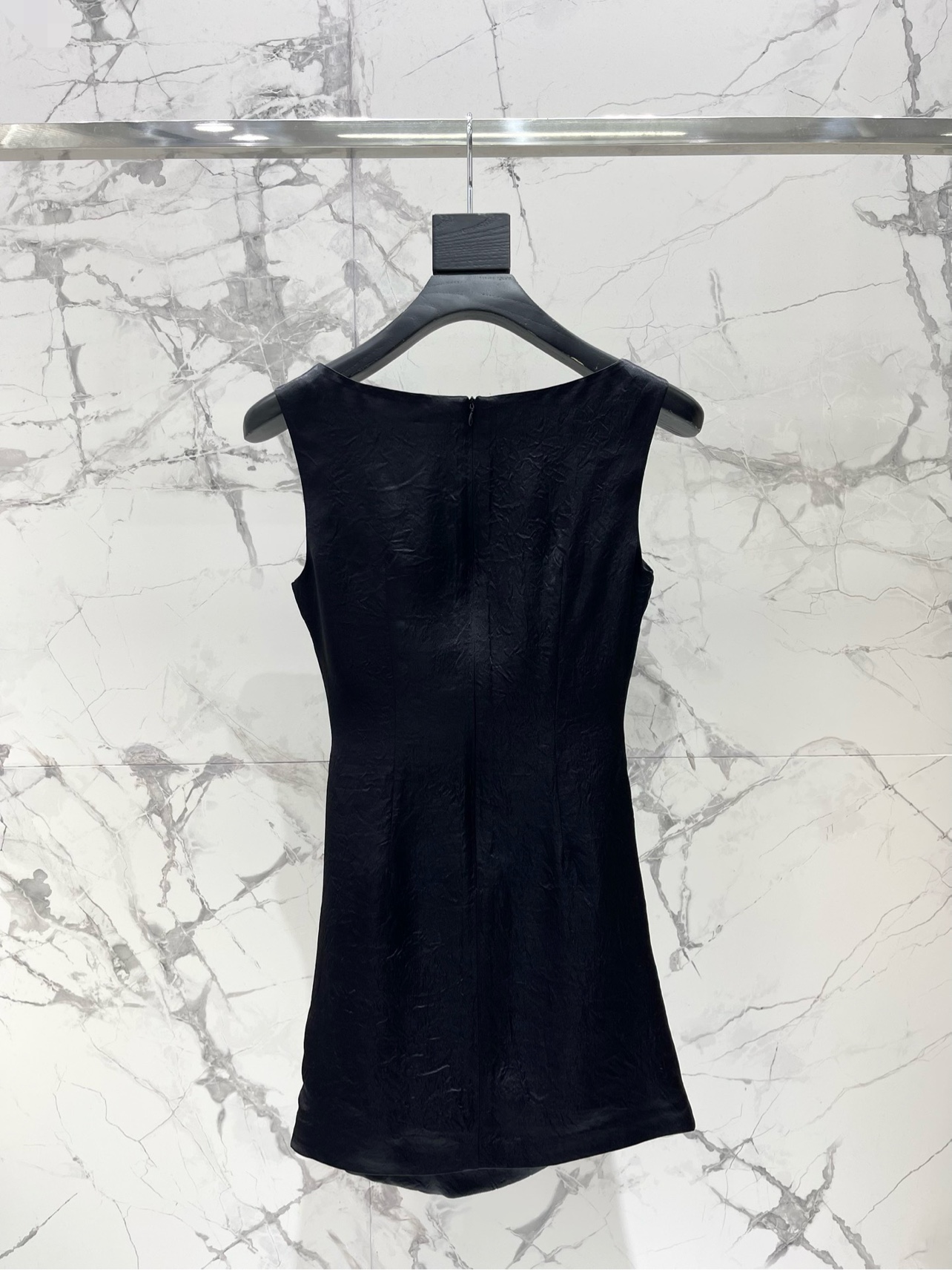 SAINT LAURENT YSL 생로랑 언발란스 U넥 슬리브리스 원피스 의류