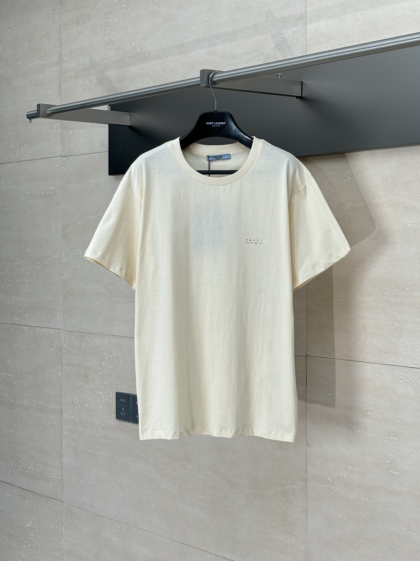 PRADA 프라다 반팔 티셔츠 의류