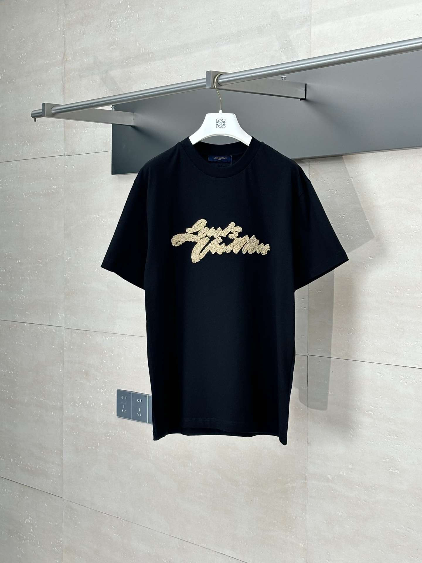 LV 루이비통 자수 로고 반팔 티셔츠 의류