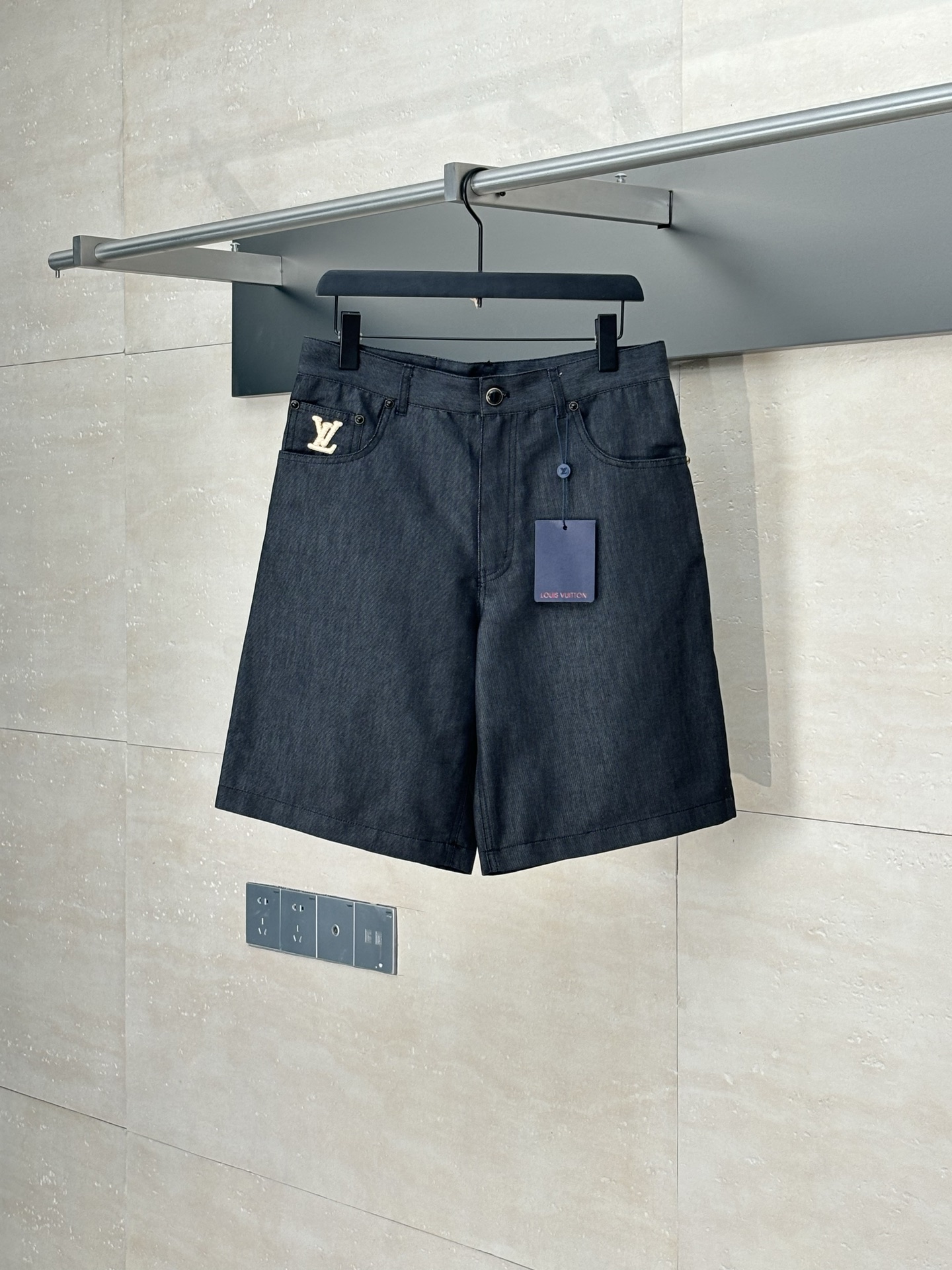 LV 루이비통 블랙 코튼 반팔 셔츠 + 반바지 세트 의류