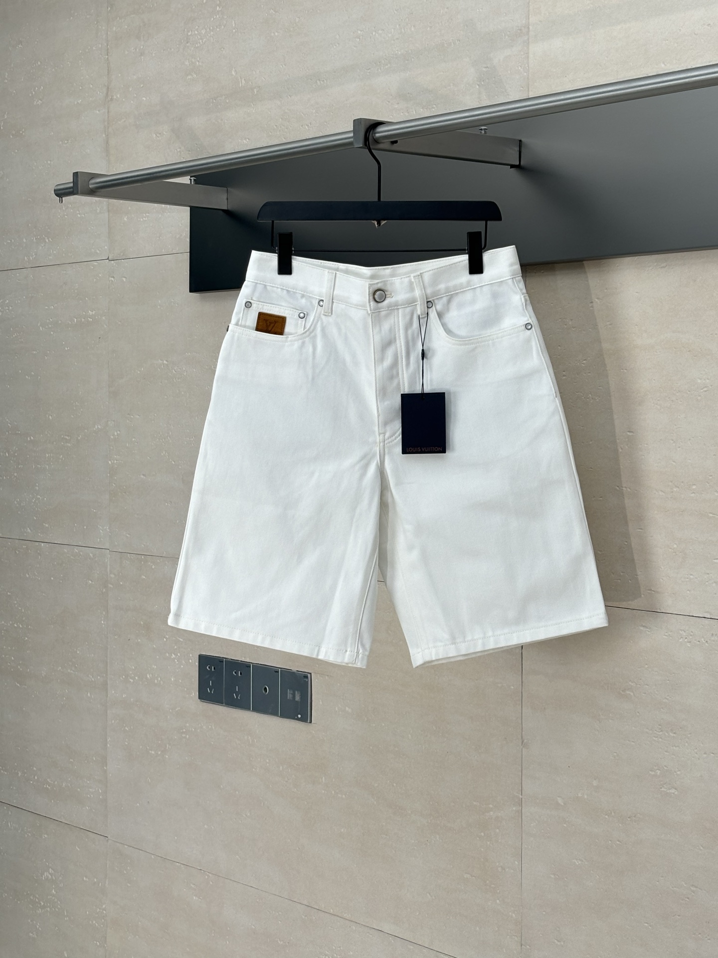 LV 루이비통 빅 로고 자수 데님 숏 팬츠 5부 팬츠 반바지 의류