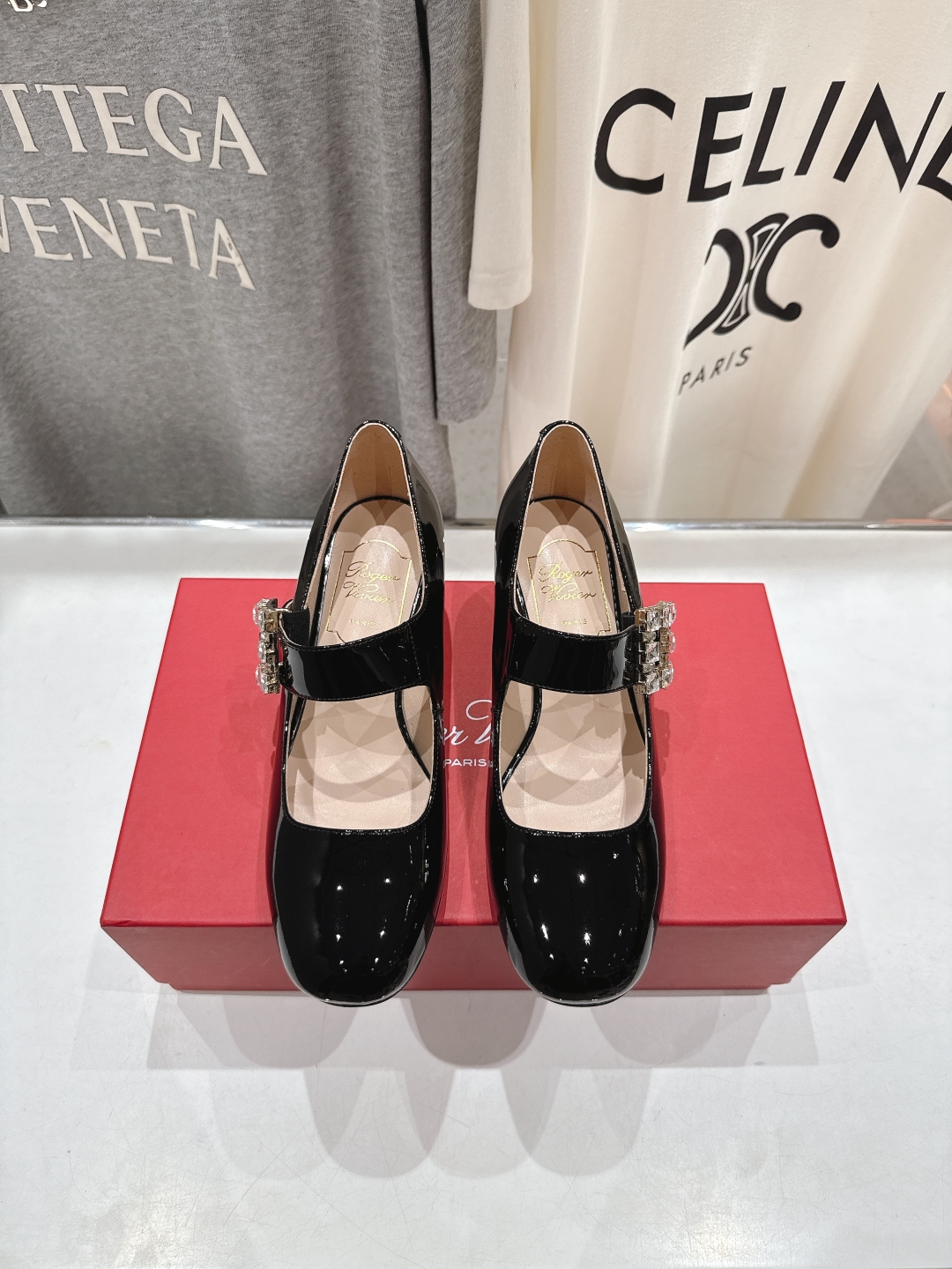 Roger Vivier RV 로저비비에 메리제인 크리스탈 장식 힐 구두 신발