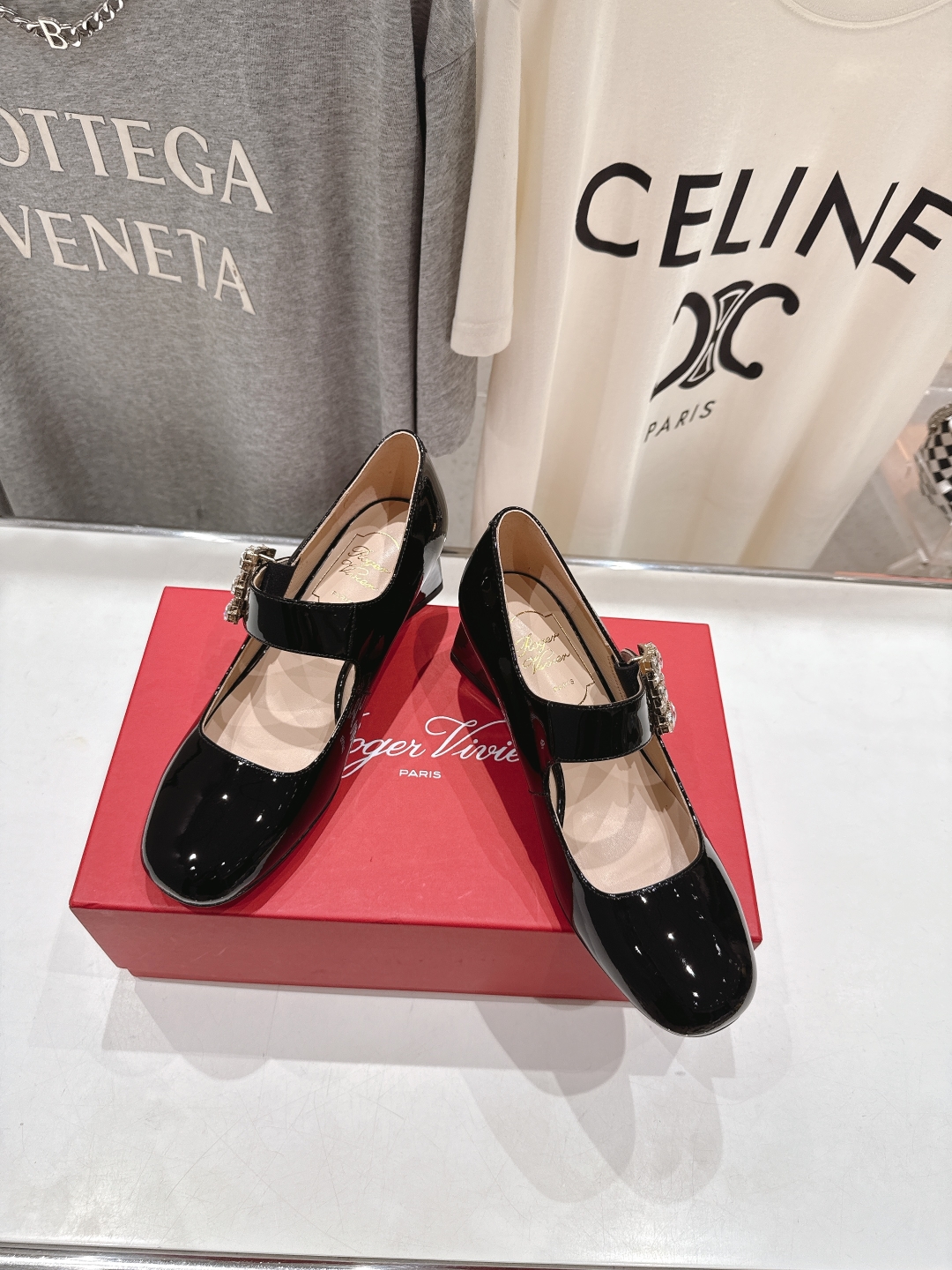 Roger Vivier RV 로저비비에 메리제인 크리스탈 장식 힐 구두 신발