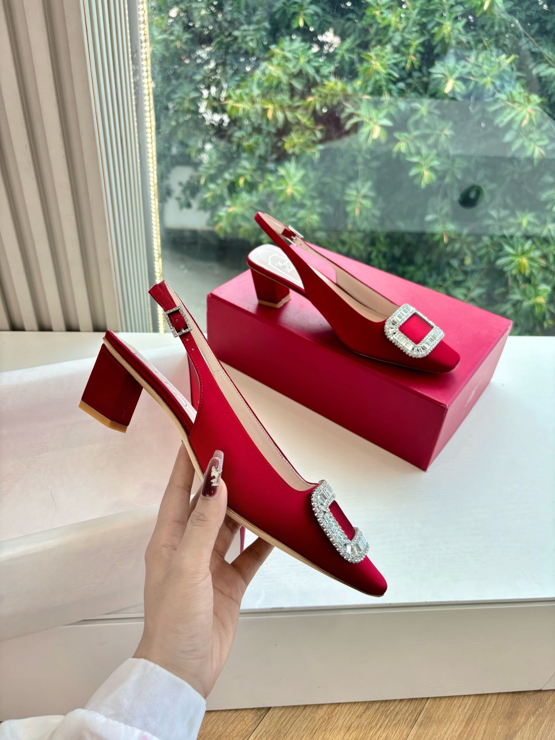 Roger Vivier 로저 비비에 굽 구두 슈즈 신발가죽 아웃솔  굽높이: 약 4.5cm  사이즈: 34-41  ㅡ  #신발