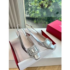 Roger Vivier 로저 비비에 굽 구두 슈즈 신발가죽 아웃솔  굽높이: 약 4.5cm  사이즈: 34-41  ㅡ  #신발