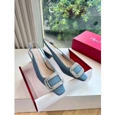 Roger Vivier 로저 비비에 굽 구두 슈즈 신발가죽 아웃솔  굽높이: 약 4.5cm  사이즈: 34-41  ㅡ  #신발