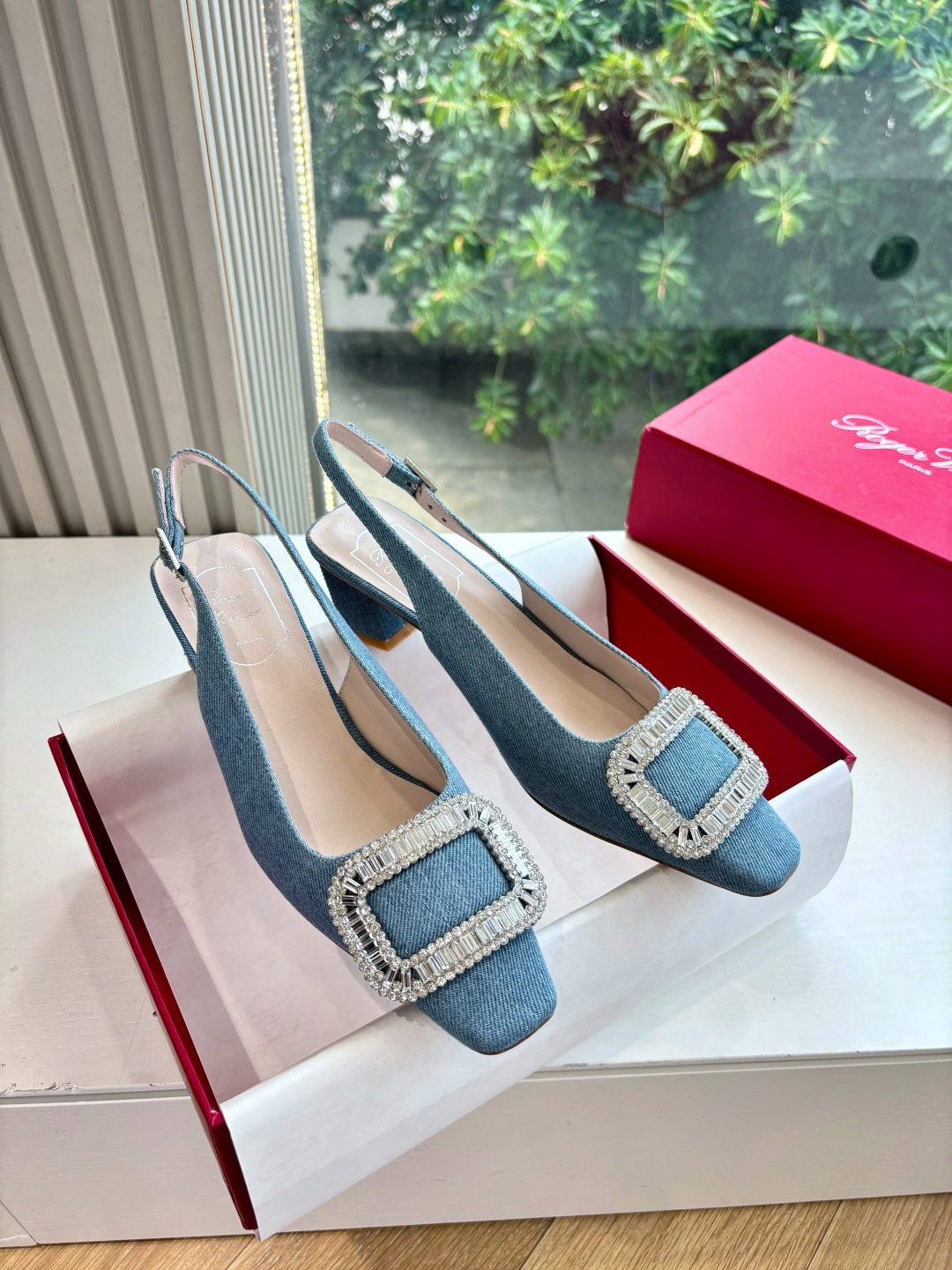 Roger Vivier 로저 비비에 굽 구두 슈즈 신발가죽 아웃솔  굽높이: 약 4.5cm  사이즈: 34-41  ㅡ  #신발