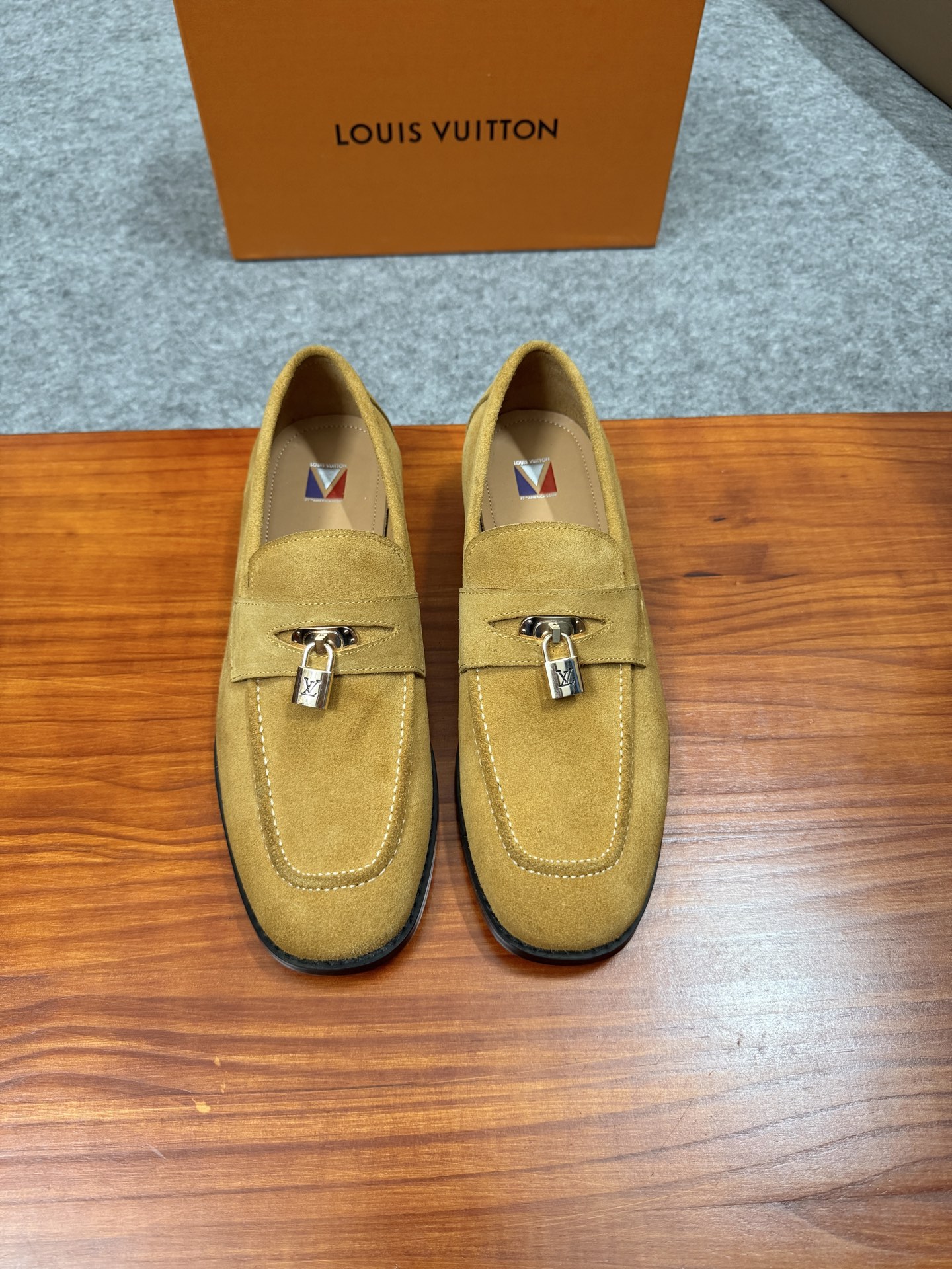 Louis Vuitton LV 루이비통 남성 로퍼 구두 신발