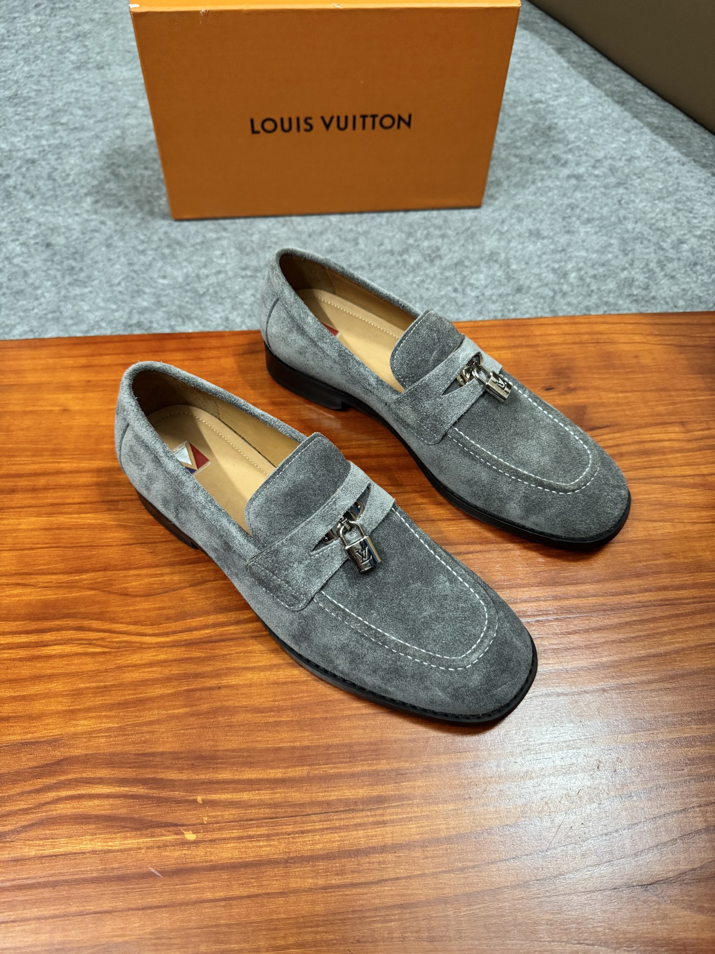 Louis Vuitton LV 루이비통 남성 로퍼 구두 신발