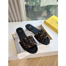 Fendi 펜디 슬리퍼 / 뮬 샌들 신발