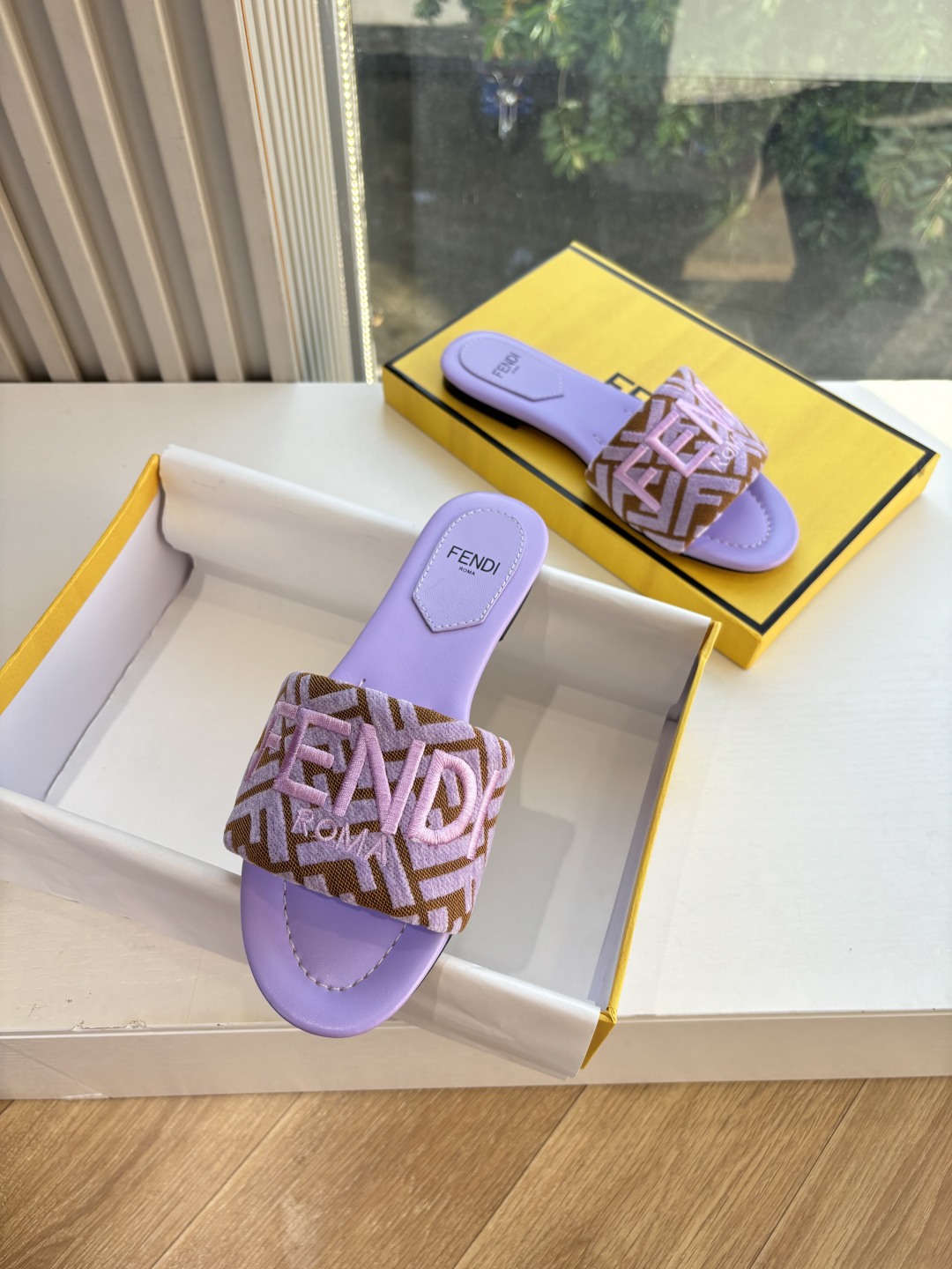 Fendi 펜디 슬리퍼 / 뮬 샌들 신발