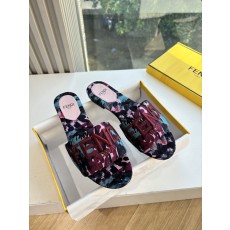 Fendi 펜디 슬리퍼 / 뮬 샌들 신발