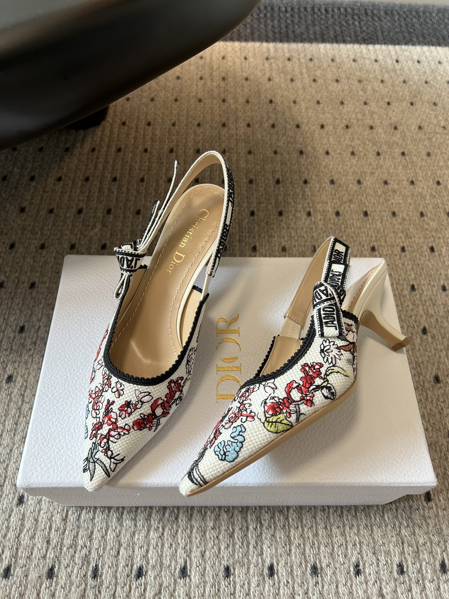 Dior CD 디올 클래식 멀티컬러 자수 프린트 하이힐 구두 신발