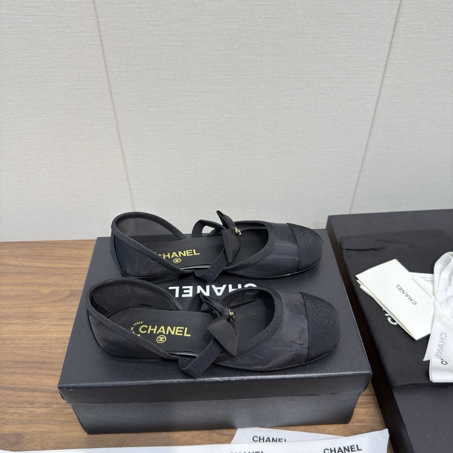 Chanel 샤넬 카멜리아 컷아웃 플랫 슈즈 단화 신발