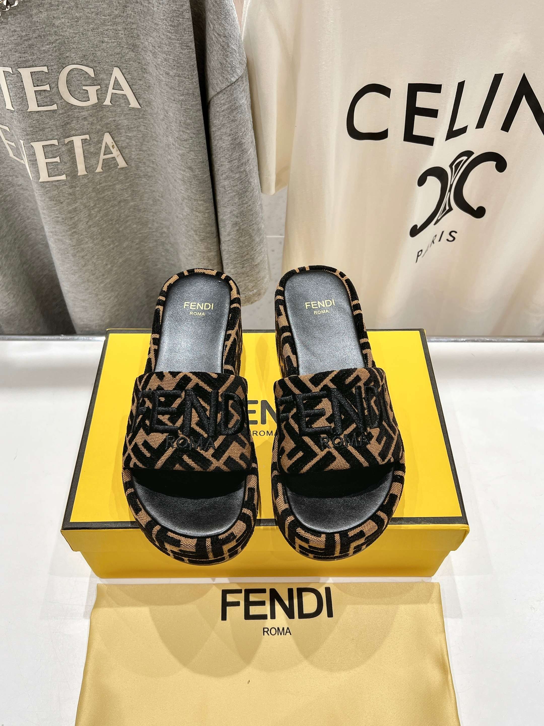 Fendi 펜디 통굽 웨지힐 슬립온 슬리퍼 신발