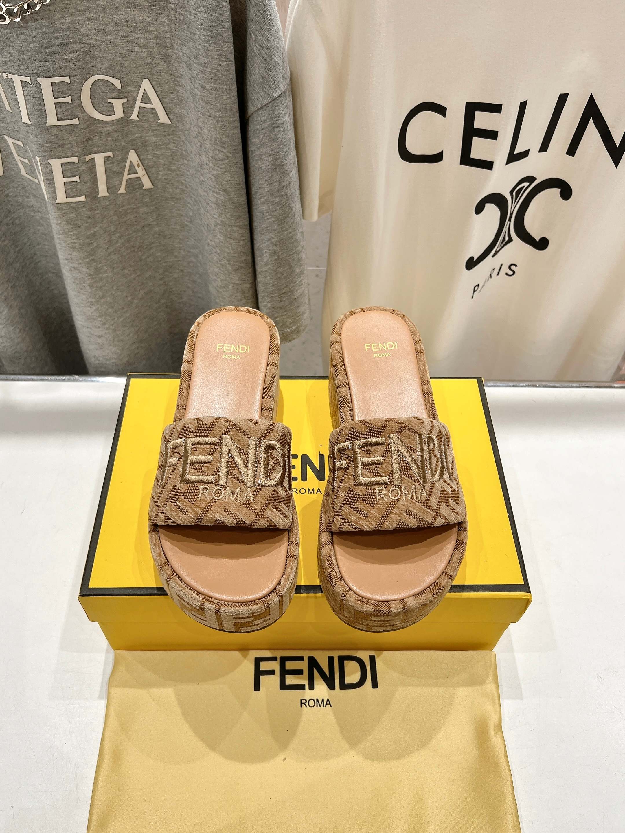 Fendi 펜디 통굽 웨지힐 슬립온 슬리퍼 신발