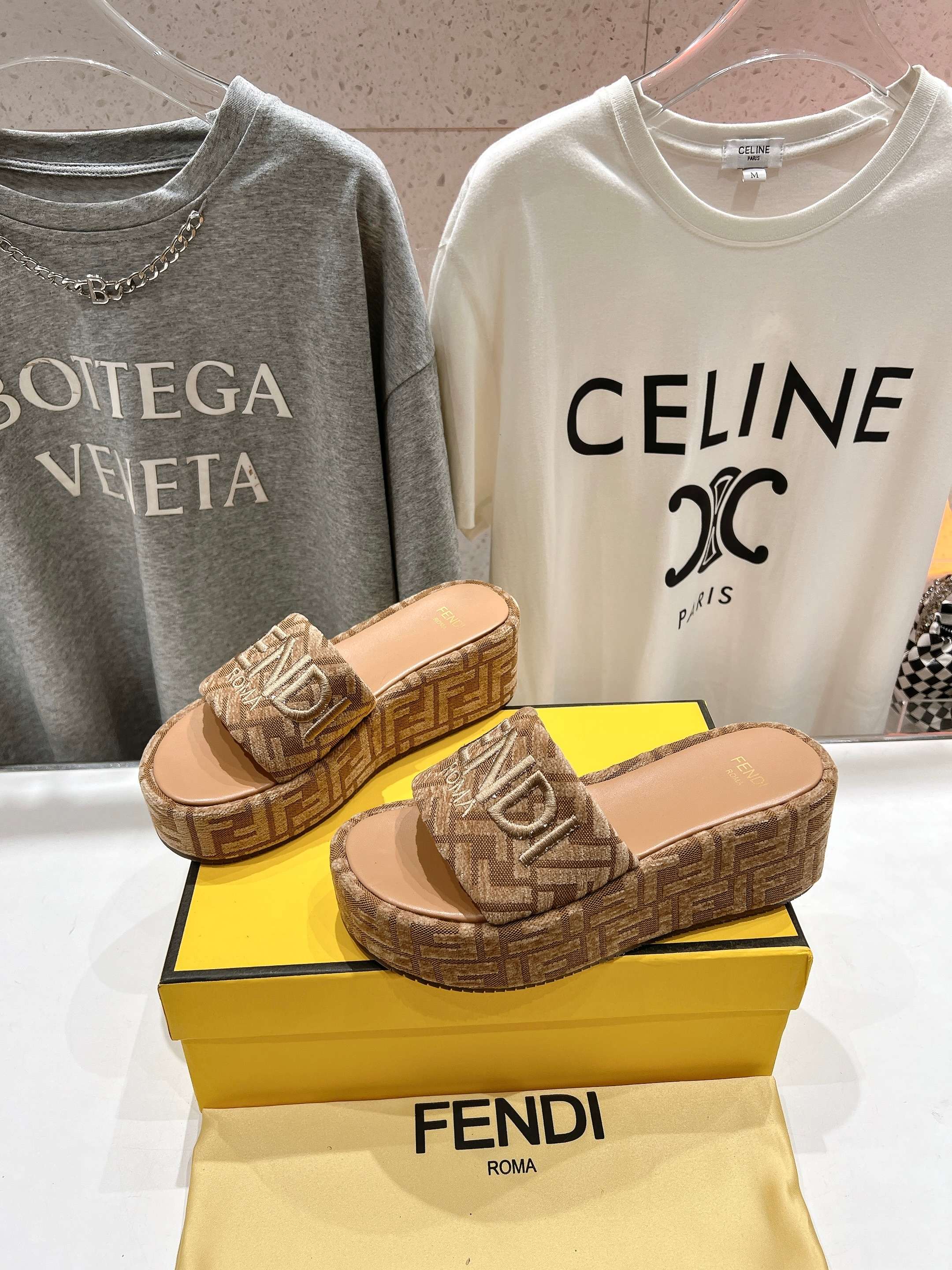 Fendi 펜디 통굽 웨지힐 슬립온 슬리퍼 신발