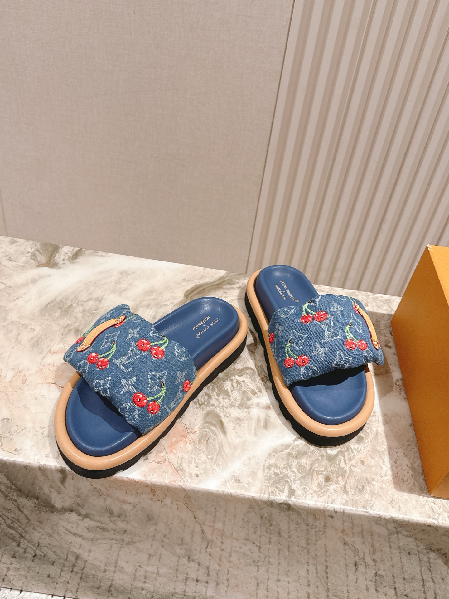 LV 루이비통 커플용 체리 시리즈 슬리퍼 신발
