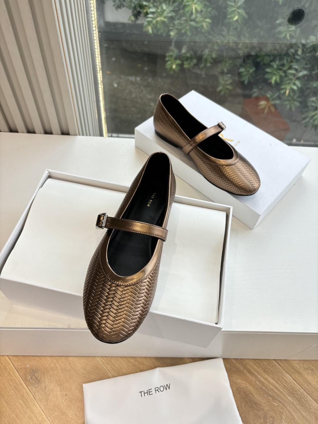 The Row 더 로우 양가죽 라운드토 플랫 슈즈 로퍼 단화 신발