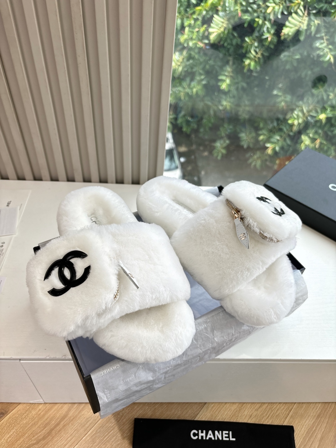 CHANEL 샤넬 퍼 토우 샌들 털신 슬리퍼 신발